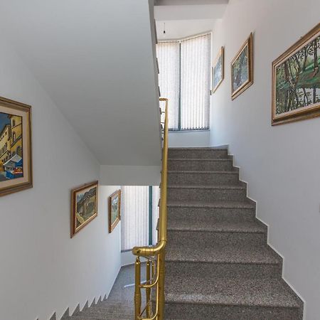 Hotel Artisti Vlorë Extérieur photo