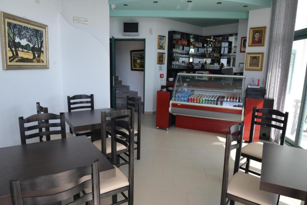 Hotel Artisti Vlorë Extérieur photo