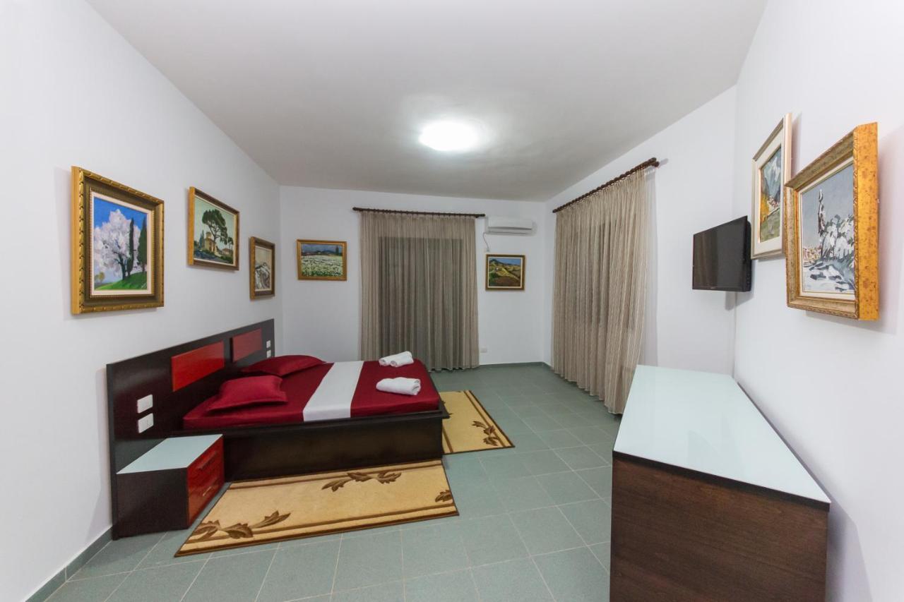 Hotel Artisti Vlorë Extérieur photo