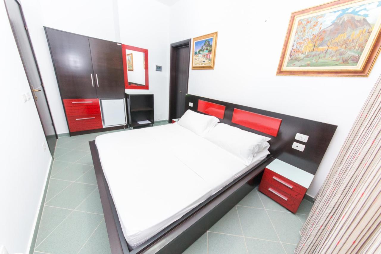 Hotel Artisti Vlorë Extérieur photo