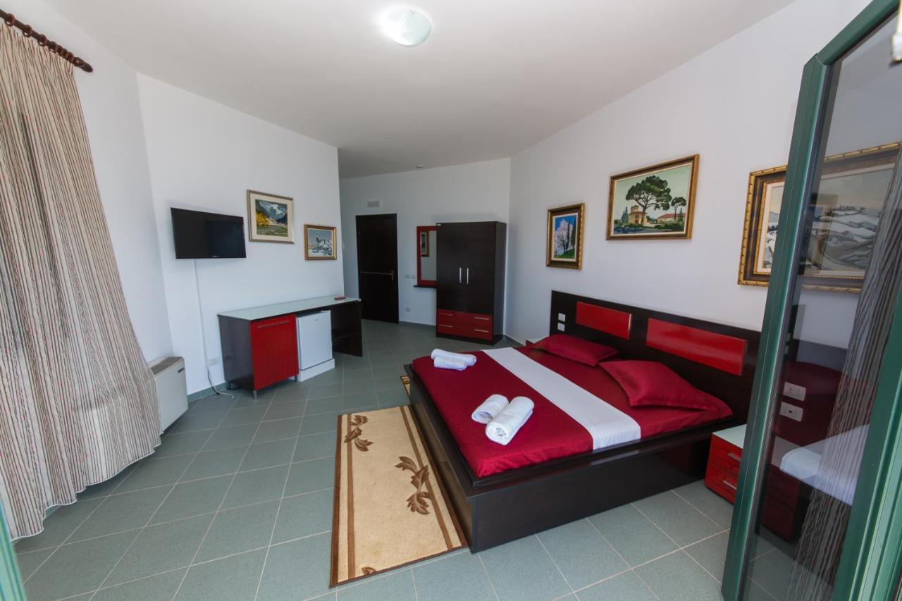 Hotel Artisti Vlorë Extérieur photo