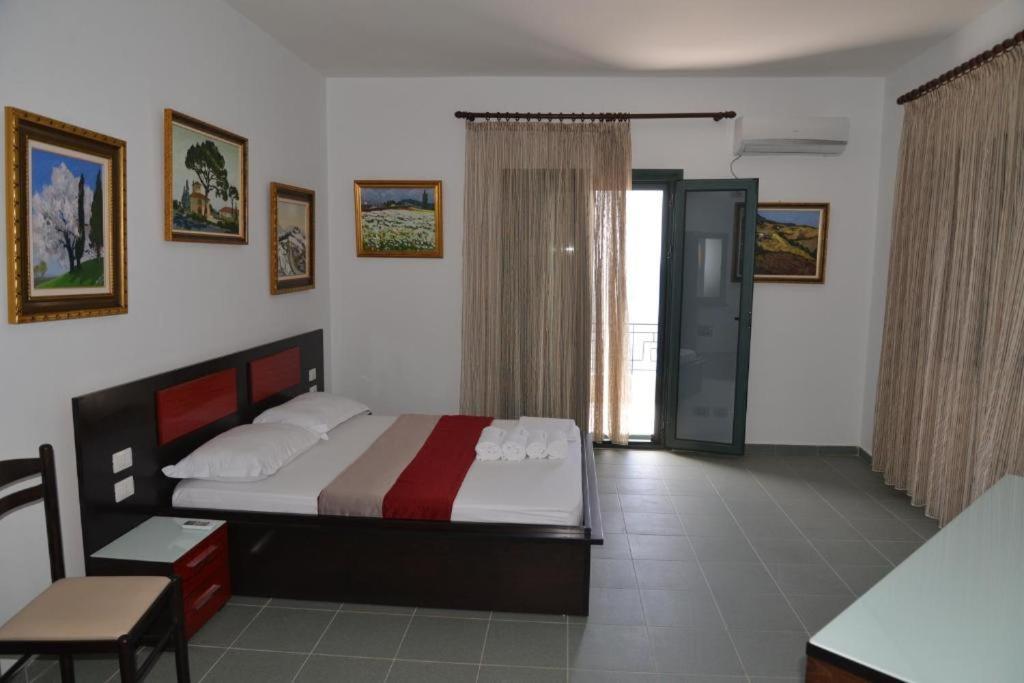 Hotel Artisti Vlorë Extérieur photo