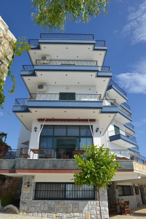 Hotel Artisti Vlorë Extérieur photo